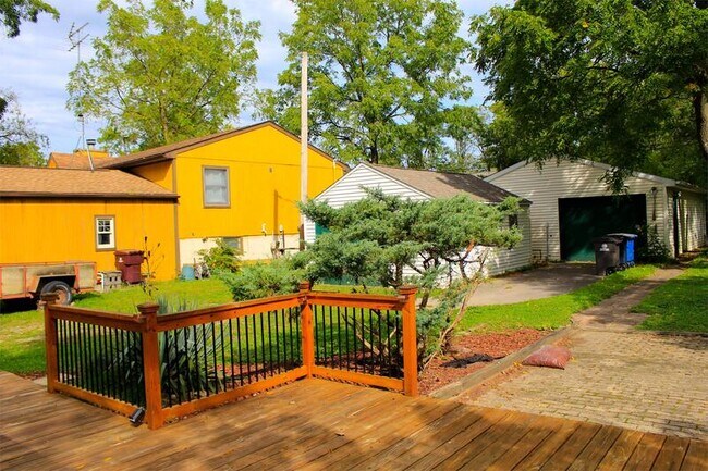 Foto del edificio - 3110 Dexter Rd