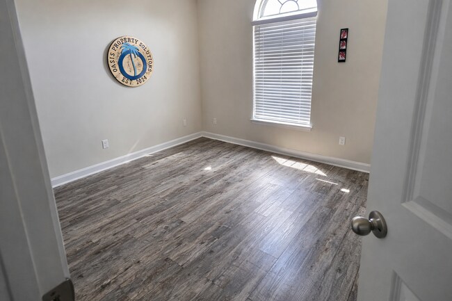 Foto del edificio - Modern 3BR/2BA Home in Longs – 1,350 Sq Ft of Pristine Living Space