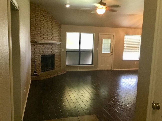 Foto del edificio - 3 br, 2 bath House - 213 Chanda Lane