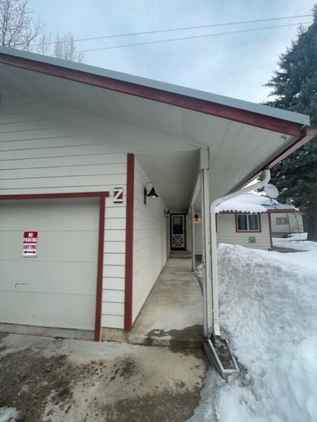 Foto del edificio - Long Term Rental on Lake Five!