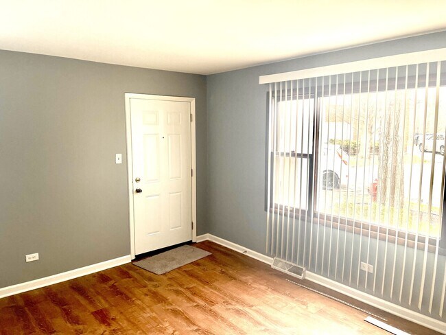 Building Photo - 5 Thomas Ct, Richton Park