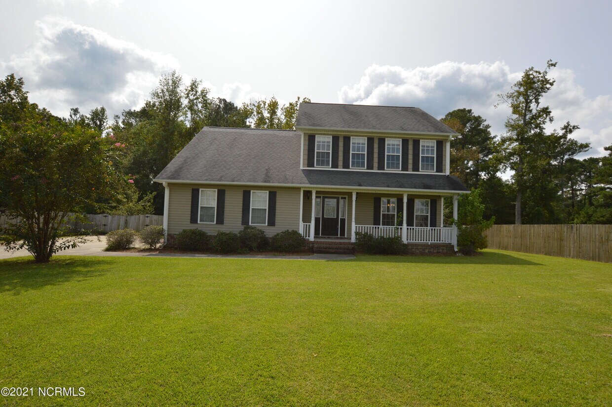 111 Deer Crossing Rd, Jacksonville, NC 28540 House Rental in