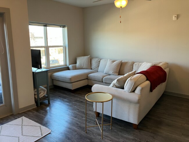 Building Photo - 782 Riverfront Pkwy