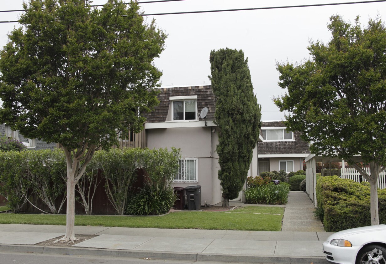 Building Photo - 2089 Aldengate Way