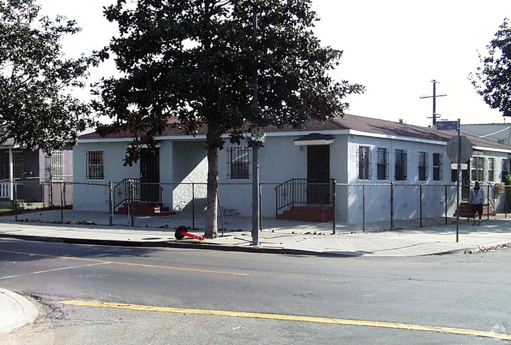 Primary Photo - 900 E 79th St