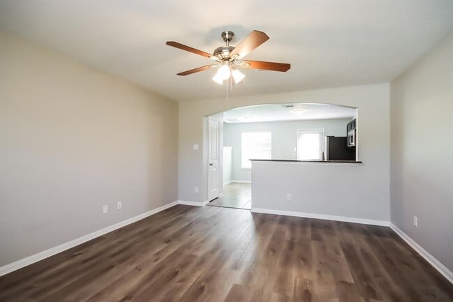 Building Photo - 261 Kellyn Ct