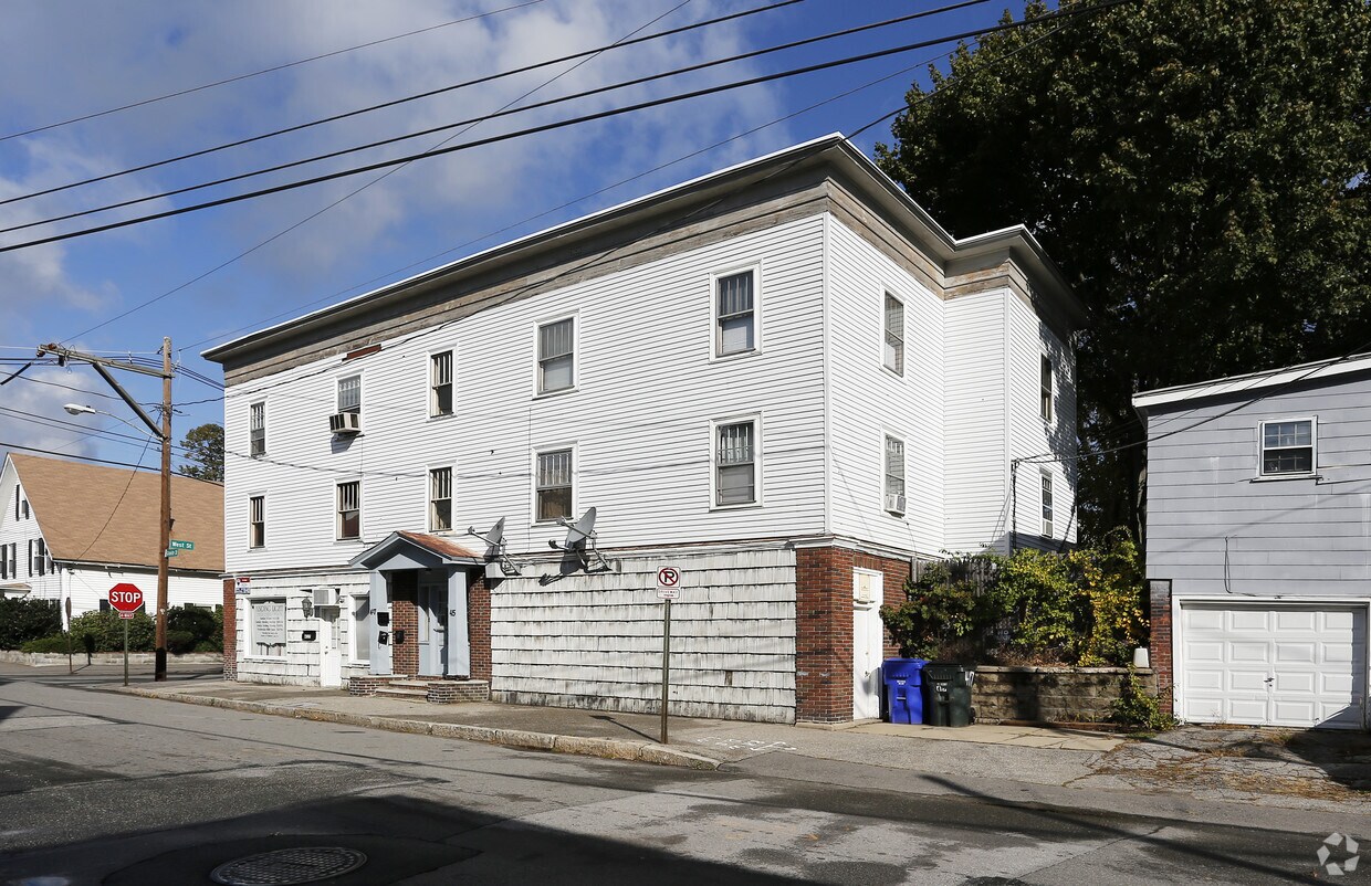 417 Granite St, Manchester, NH 03102 Apartments in Manchester, NH