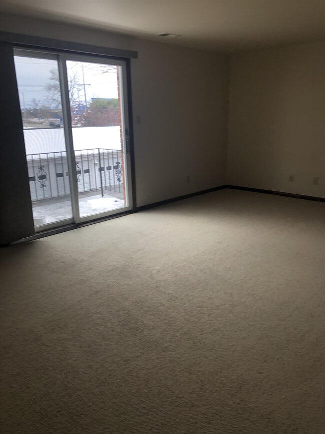 Building Photo - 1620 Camellia Dr