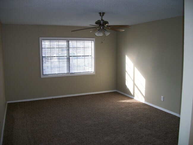 Foto del edificio - 1128 NW 56th St