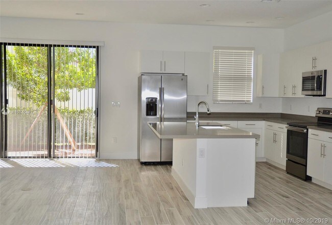 Foto del edificio - 106 NW 209th Ave