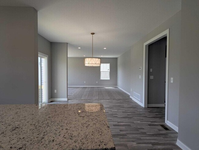 Foto del edificio - 7301 Aster Wy