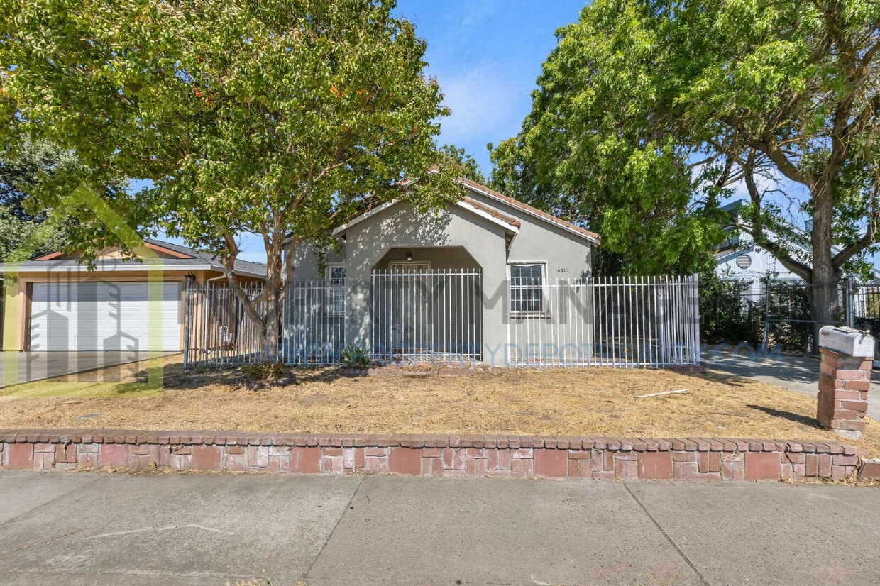 Charming 2-Bedroom Bungalow in Sacramento - Charming 2-Bedroom Bungalow in Sacramento
