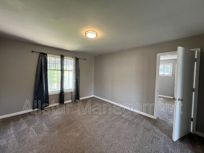 Foto del edificio - 4859 E 97th St