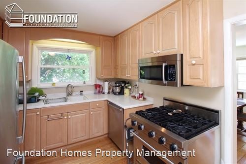 Building Photo - 4 br, 3 bath House - 420 Los Cerros Drive