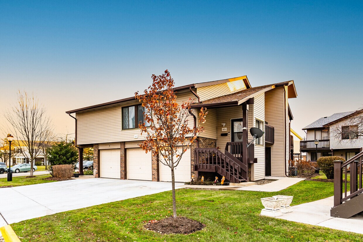Primary Photo - 1337 Kingsbury Dr
