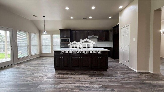 Foto del edificio - 13615 Evening Wind Dr