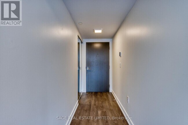 Building Photo - 50 McCaul St