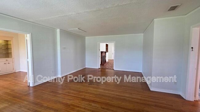 Building Photo - 925 Sikes Blvd