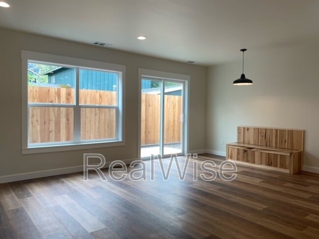 Building Photo - 1184 Fruitdale Dr