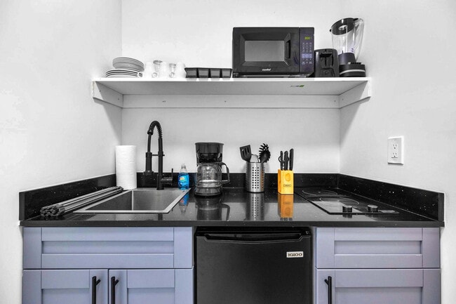 Building Photo - 1540 NW 46th St