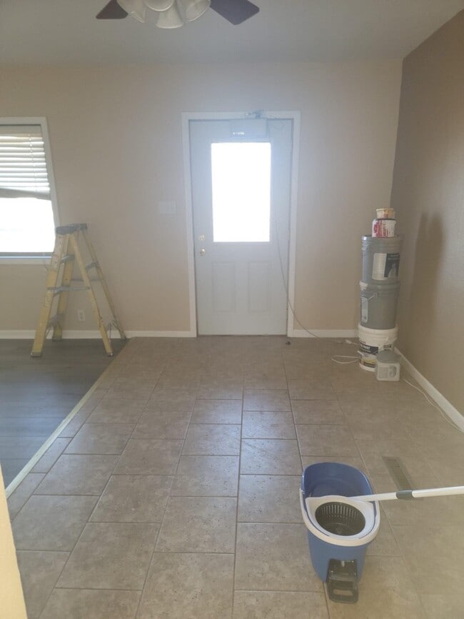 Building Photo - 22659 Old Hwy 169