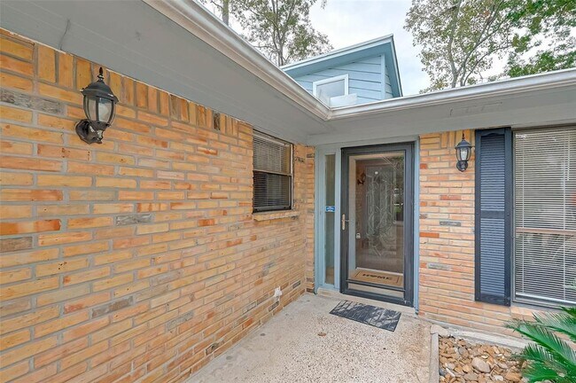 Building Photo - 17 Blush Hill Dr