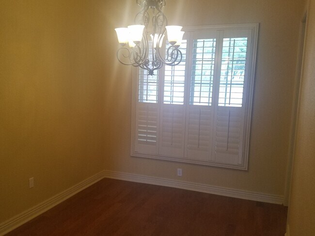 Foto del edificio - Nice 4 bedroom with fenced in yard