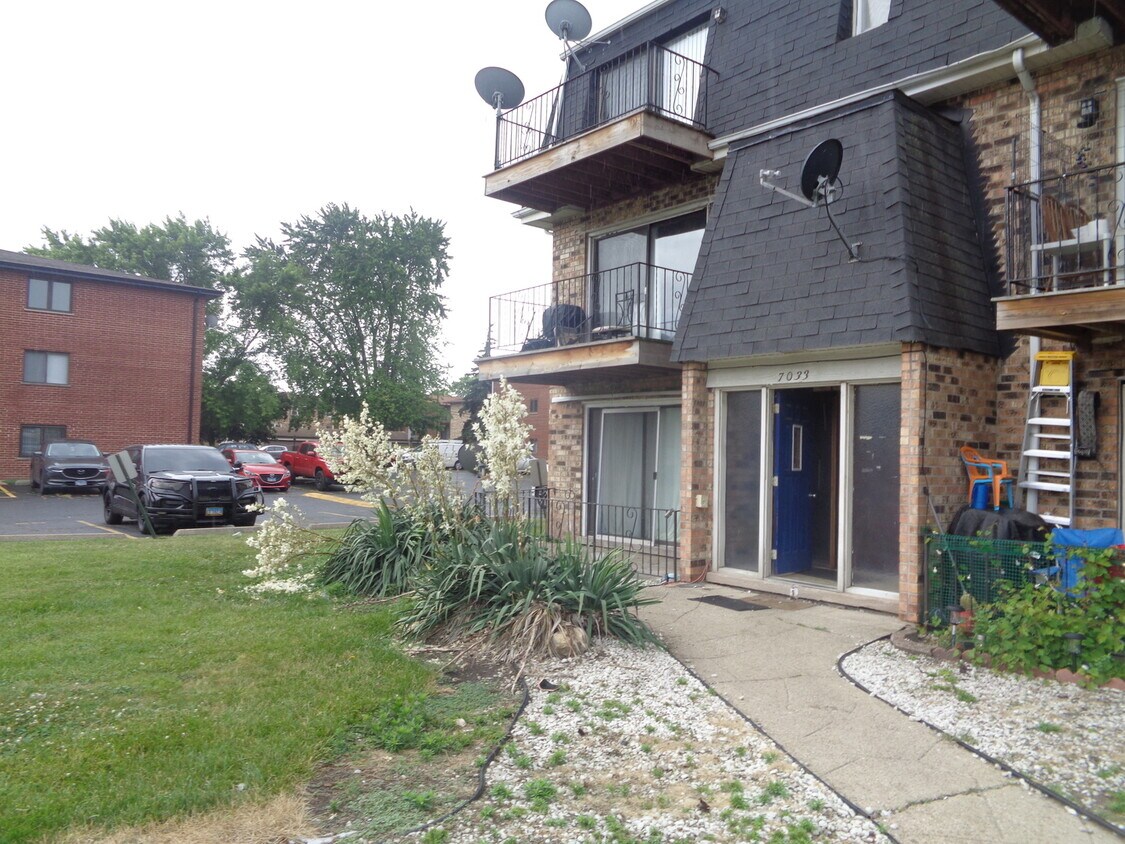 Primary Photo - 7033 Mather Ave