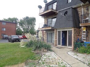 Building Photo - 7033 Mather Ave