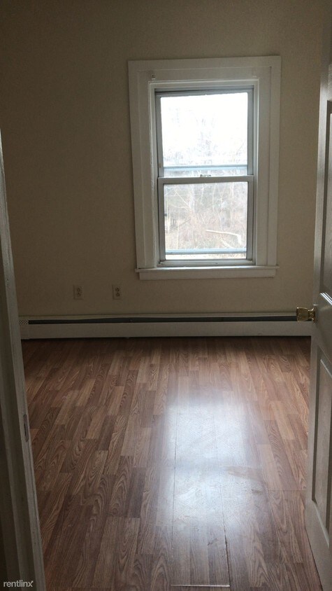 Foto del edificio - 2 br, 1 bath  - 38 Walnut St Fl 2
