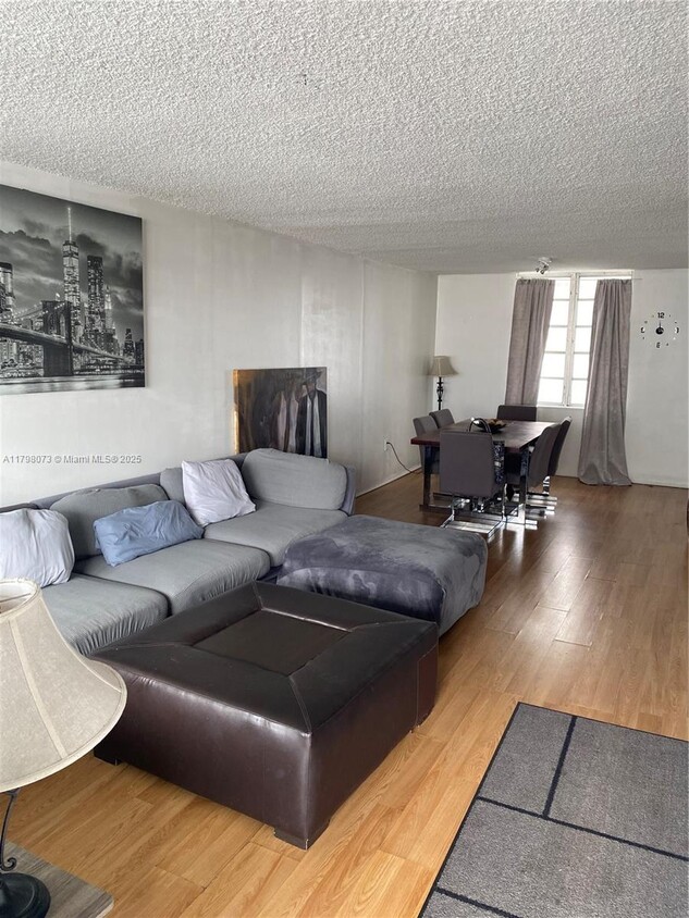Foto principal - 1732 Meridian Ave