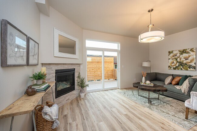 Building Photo - Move in special! Carefree living in vibrant downtown Puyallup