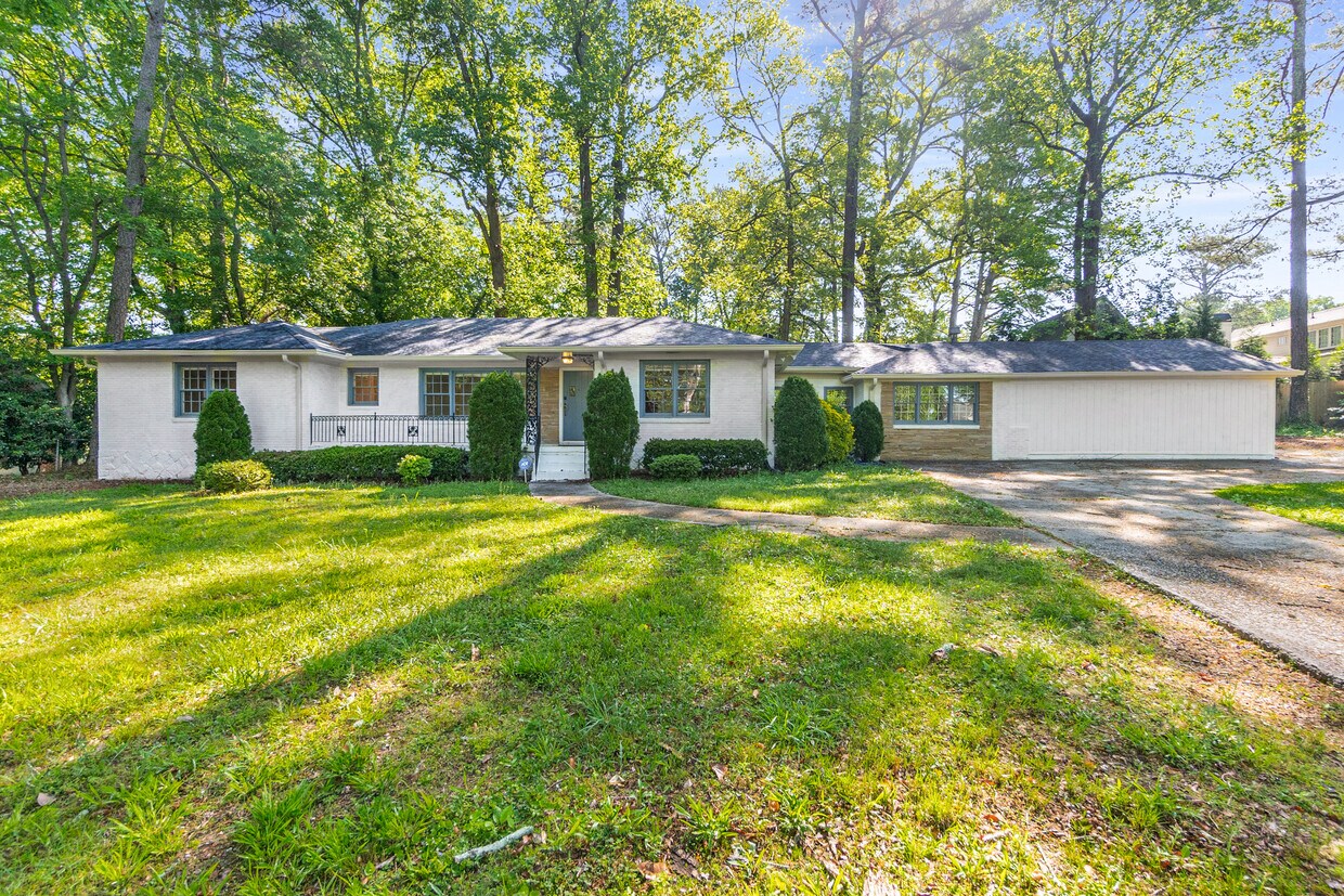 Primary Photo - 3851 Wieuca Rd NE