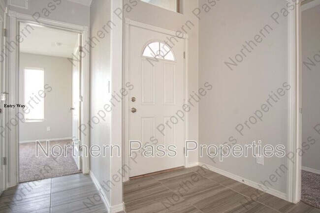 Foto del edificio - 14740 Charles Foster Ave