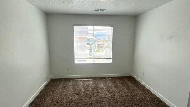Building Photo - 3579 Cornfield Dr