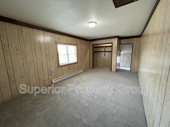 Building Photo - 150 S River St