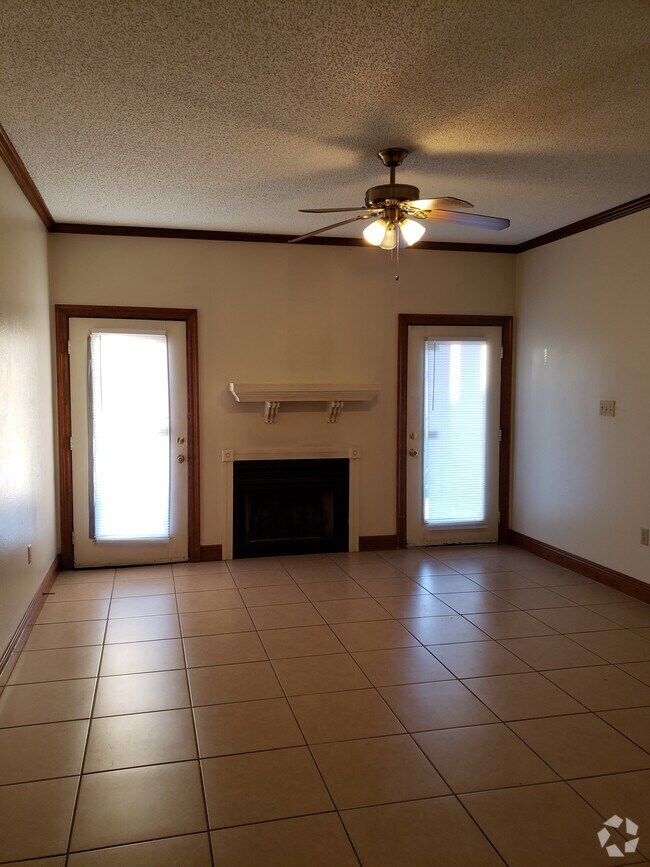 Bayou Fountain Apartments for Rent with a Yard Baton Rouge, LA 1 Rentals