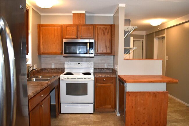 Building Photo - 1756 County Rd 3479A