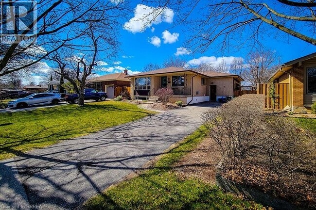 Building Photo - 25 Buckingham St