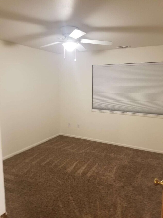 Foto principal - 2960 W Stuart St