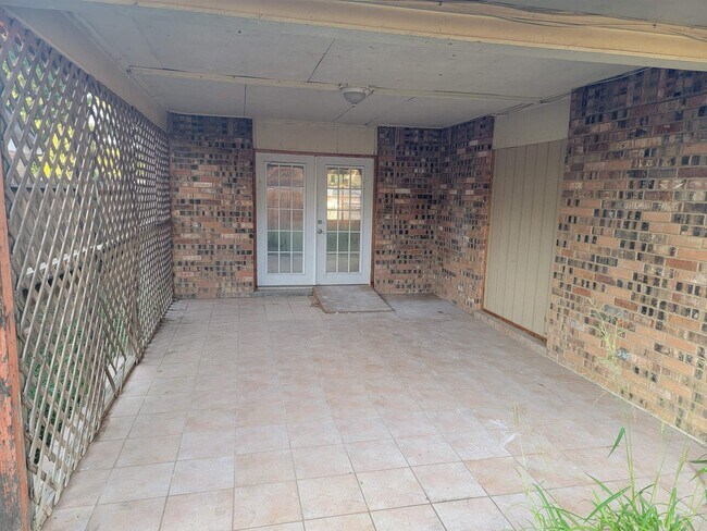 Foto del edificio - 713 Lindenwood Dr