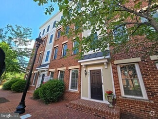 Building Photo - 487 Kornblau Terrace SE