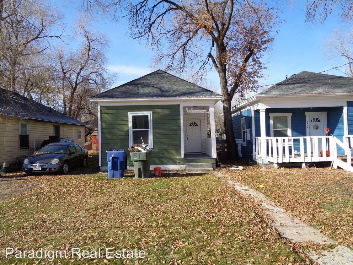 Primary Photo - 2431 B Ave