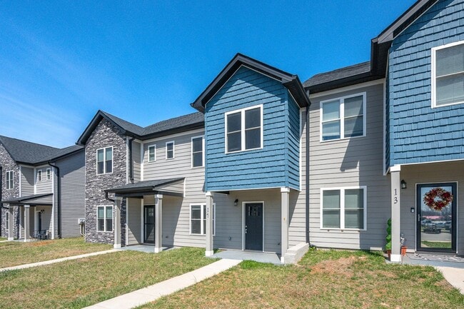 Building Photo - 3 Bedroom Townhome in Campbell County