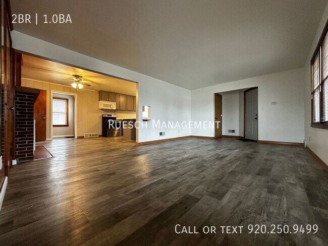 Building Photo - Beautiful 2 Bedroom 1 Bath Spacious Lower ...