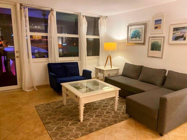 Foto del edificio - 305 N Pompano Beach Blvd