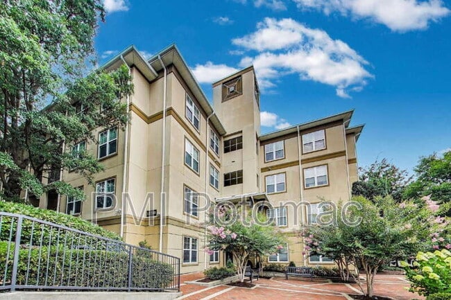 Foto del edificio - 11750 Old Georgetown Rd