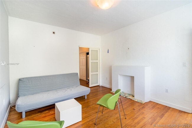 Foto del edificio - 741 15th St