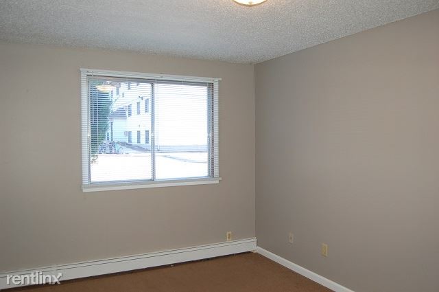 Foto del edificio - 2 br, 1 bath  - 902 N Dodge St Apt A5