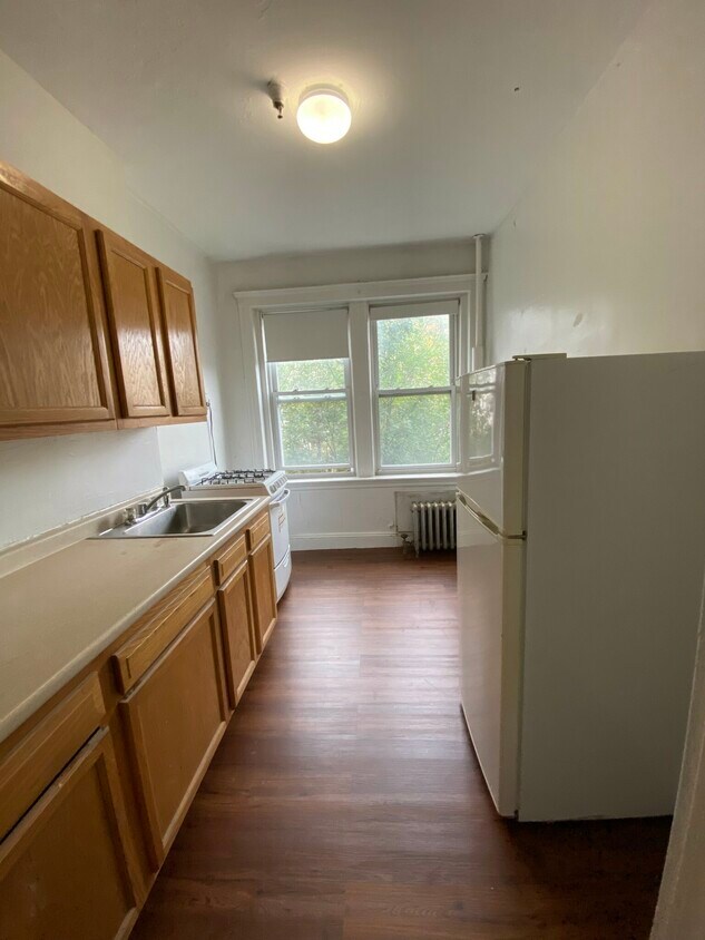 Primary Photo - 1693 Commonwealth Ave